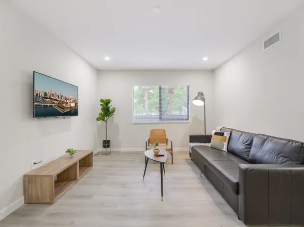 700 SW 11th Ave, Miami, FL