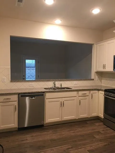 3 bed, 2.5 bath, 1739 sqft, $2,000 — Photo 4