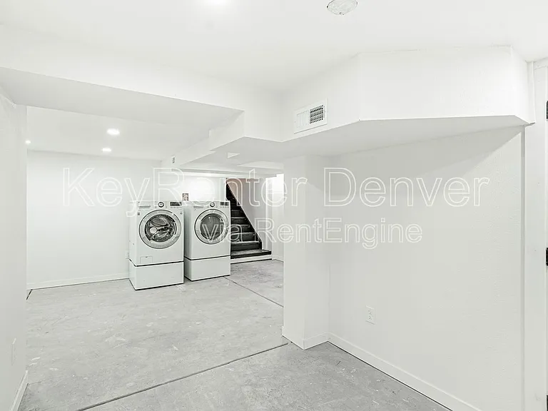 421 N Stuart St — Photo 31