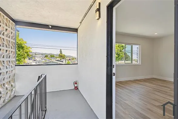3441 Laguna Ave #1 — Photo 6