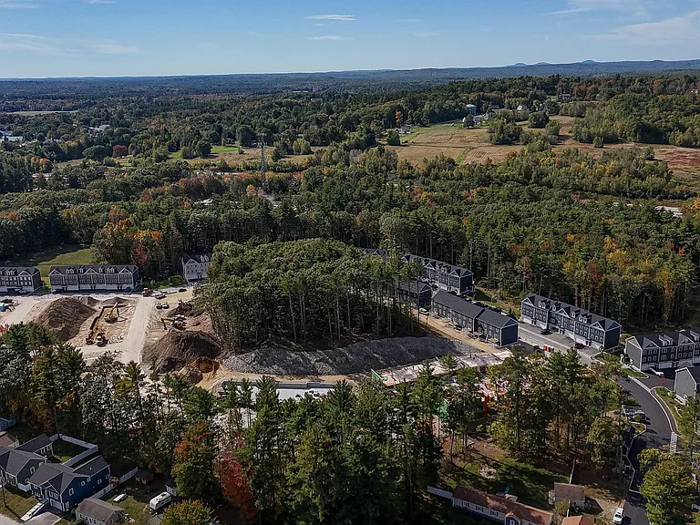 Bayberry Commons- 3 Bedroom 2.5 Bath Townhomes with 2 Car Garage — Photo 35