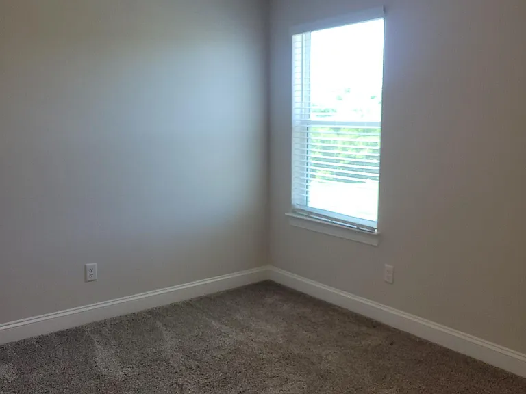 221 River Rd — Photo 25