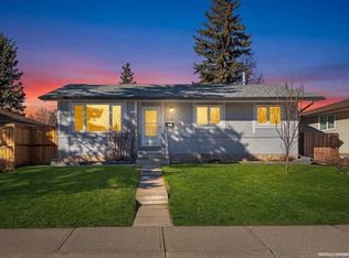215 E Pinegrove Close NE, Calgary, AB T1Y 1L4