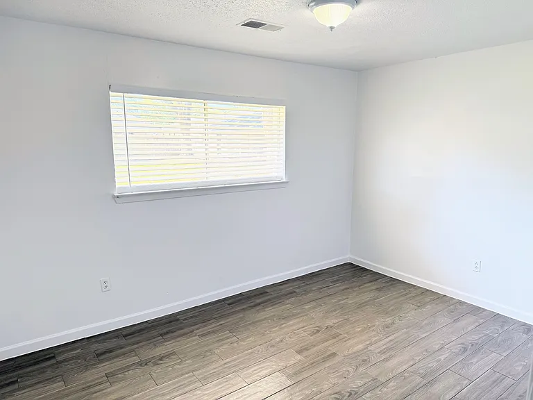 2104 James Bowie Dr #1 — Photo 10