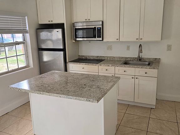 4th image of 2716 Lucille St