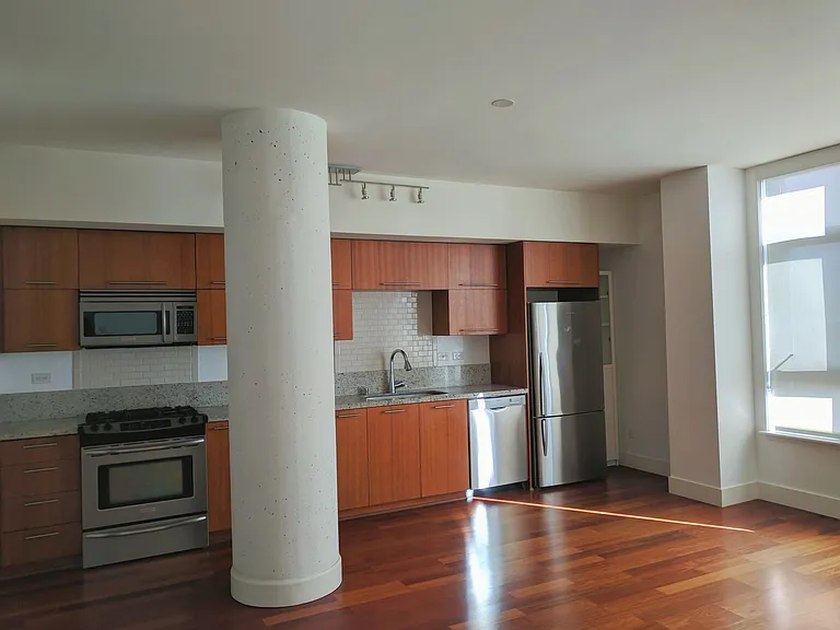 2911 2nd Ave #623 — Photo 3