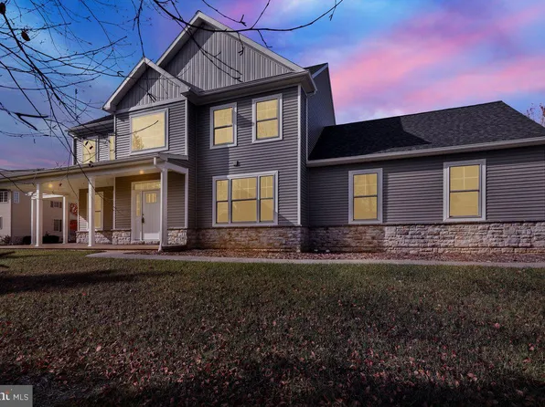 446 Wagonwheel Rd, Lititz, PA 17543