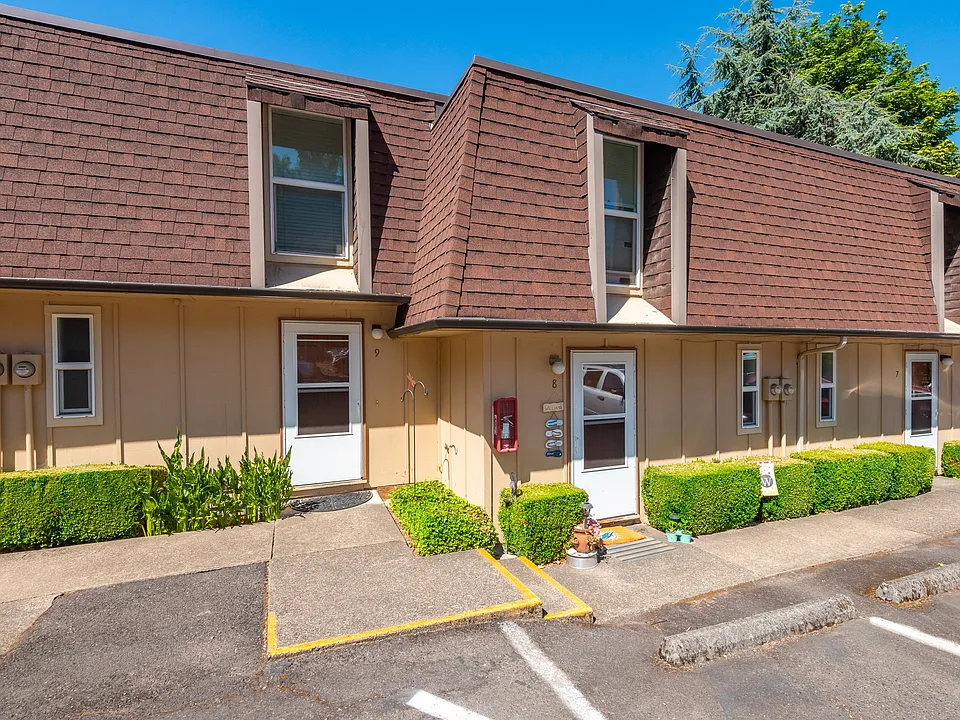 19555 Willamette Dr
