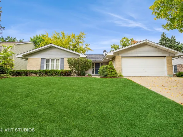 1332 Churchill Rd, Schaumburg, IL 60195