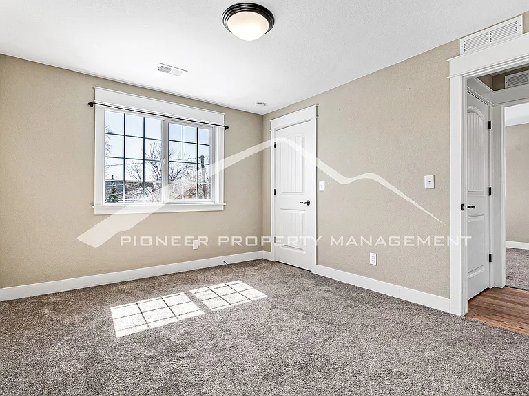 1807 E 36th Ave — Photo 14
