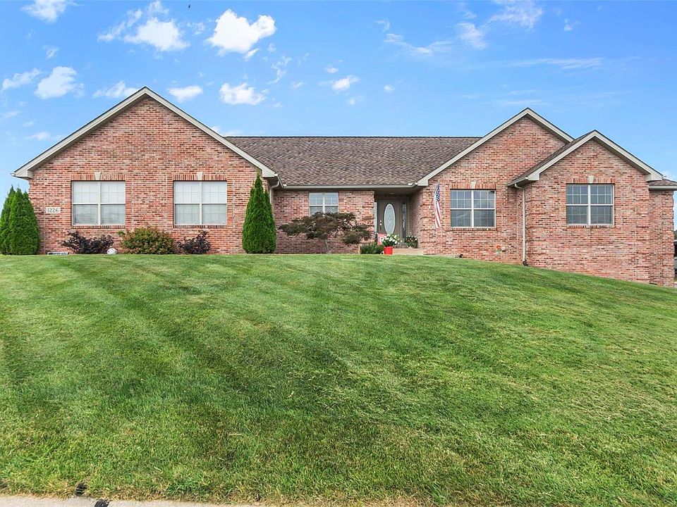 1st image of 1226 Chamberlain Dr