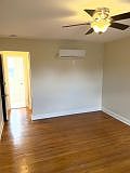4th image of 634 N Monroe St #4
