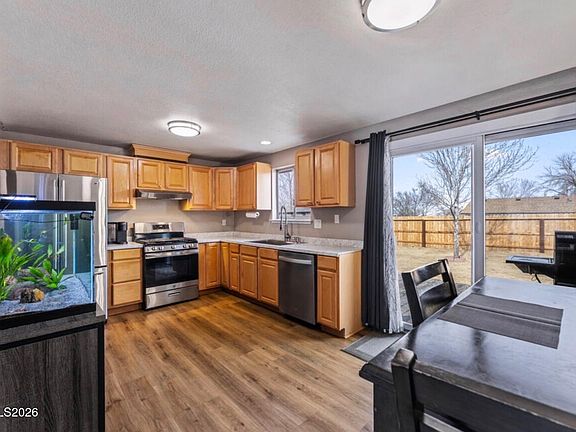 4th image of 10075 Hornblende St