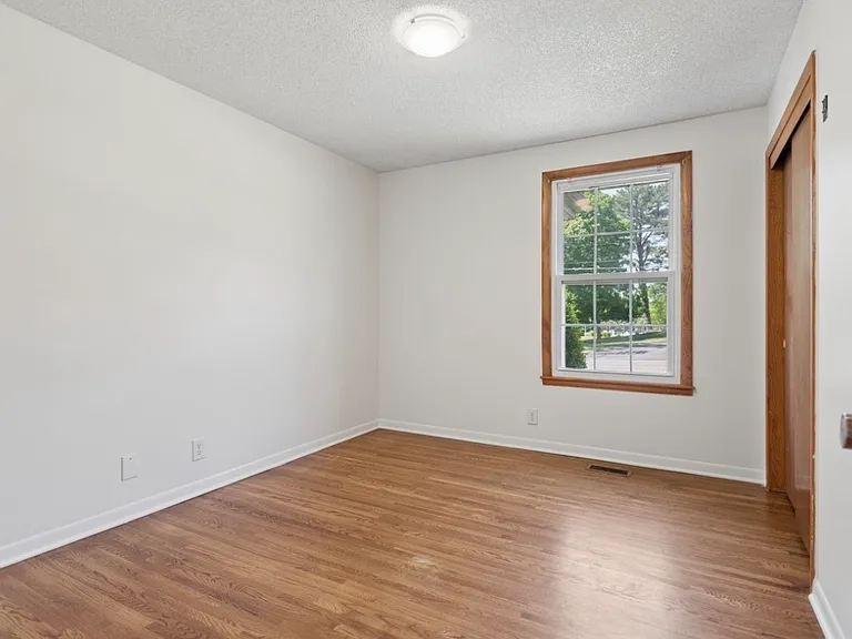 410 Annex Ave — Photo 10