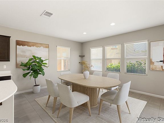4th image of 3334 Molinos Dr