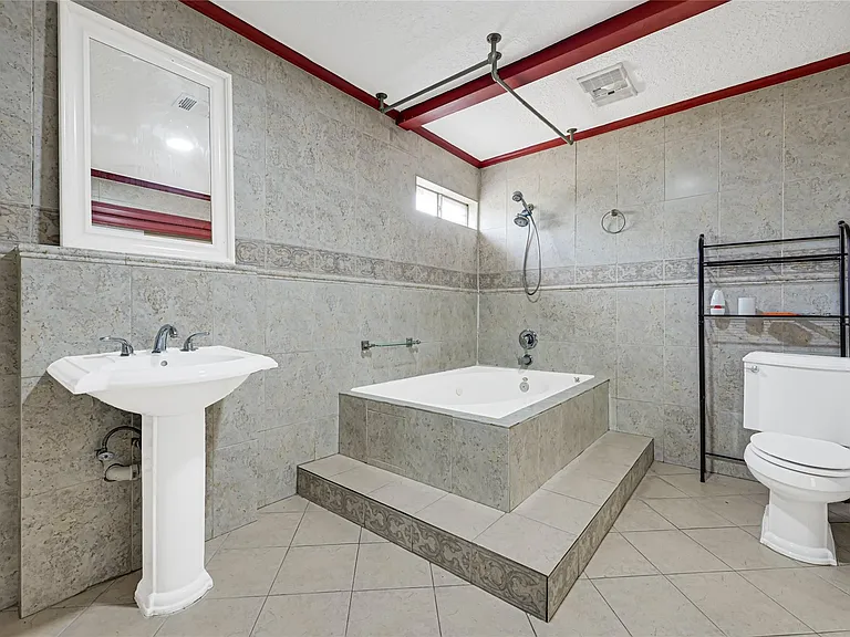 7742 Whidbey Island Dr — Photo 20