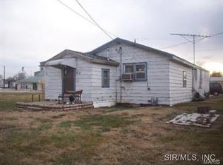 202 S McGill St, Jerseyville, IL 62052
