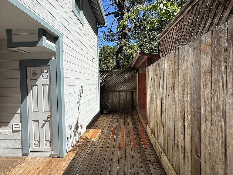 8121 1/2 El Rancho Dr — Photo 27
