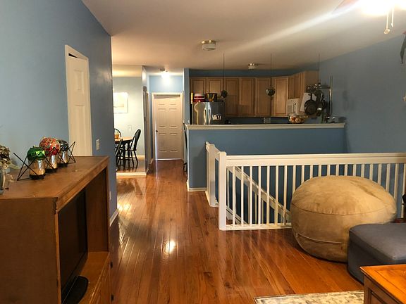3rd image of 1135 Freesia Ct