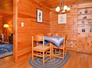 17 Knoll Rd, Wenham, MA 01984