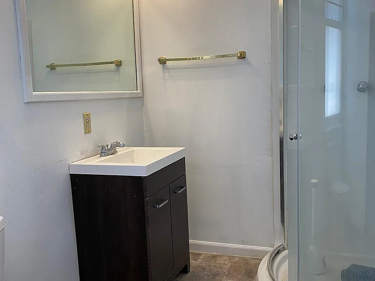 549 S 9th St — Photo 20