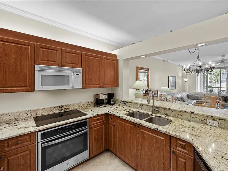 7622 Pebble Creek Cir #102 — Photo 4