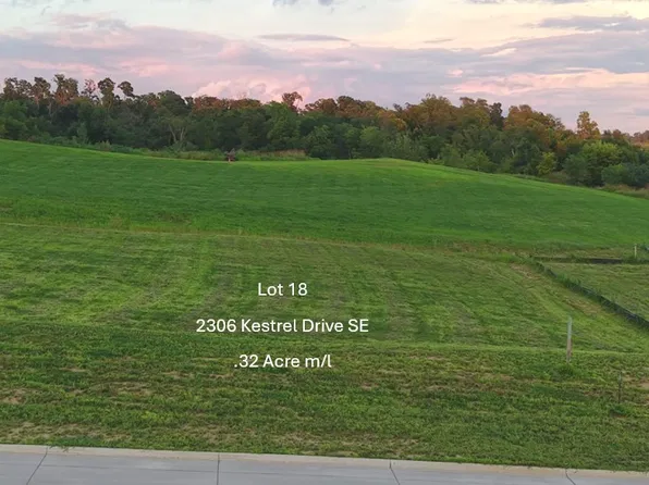 2306 Kestrel Dr SE, Cedar Rapids, IA 52403