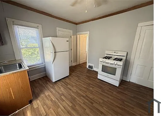 2 bed, $1,200 — Photo 4