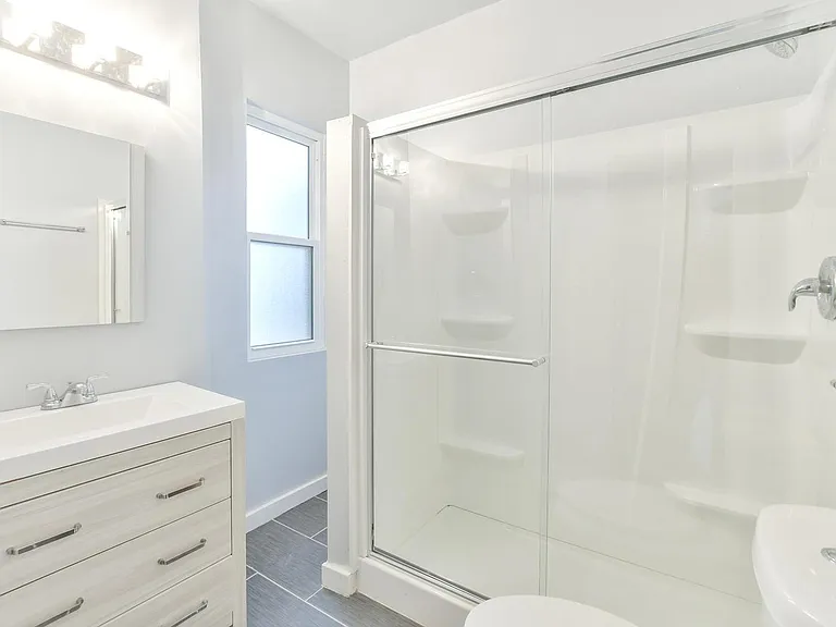 1413 Perry St — Photo 10
