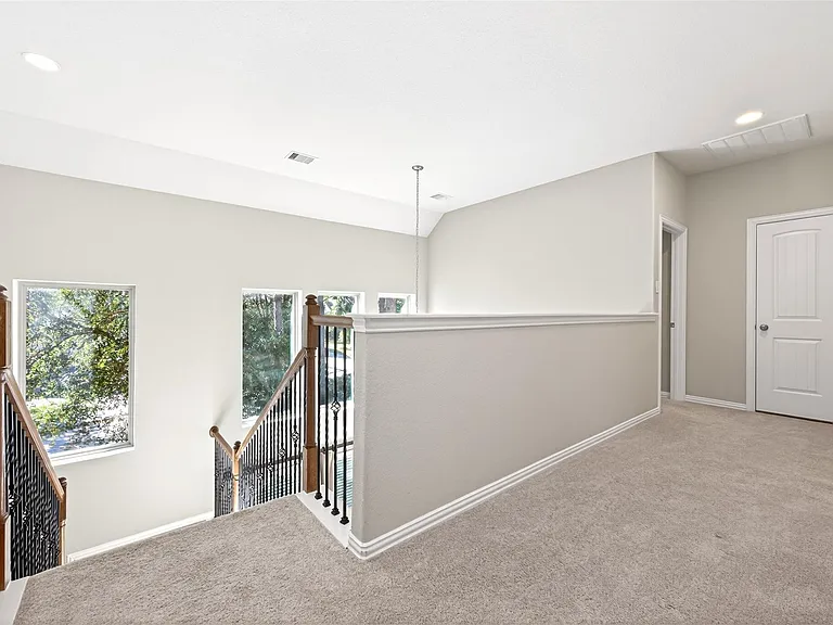 14 S Sawbridge Cir — Photo 39