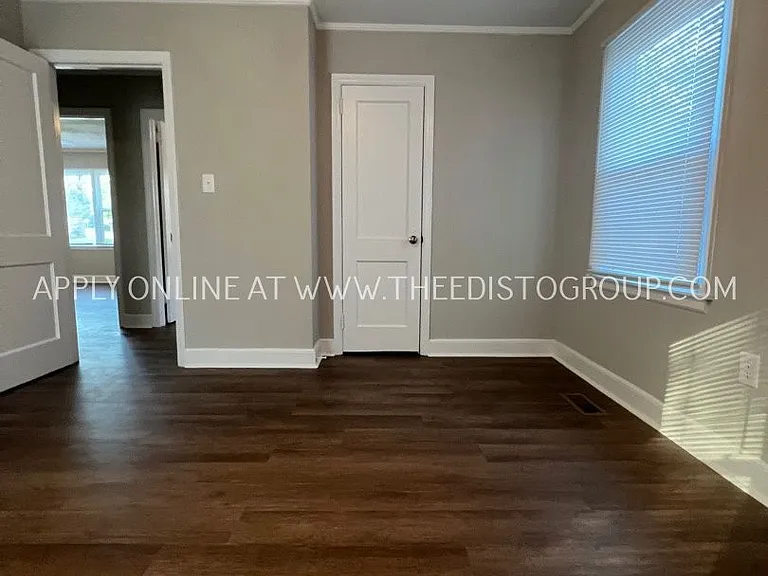 1161 Chestnut St — Photo 5