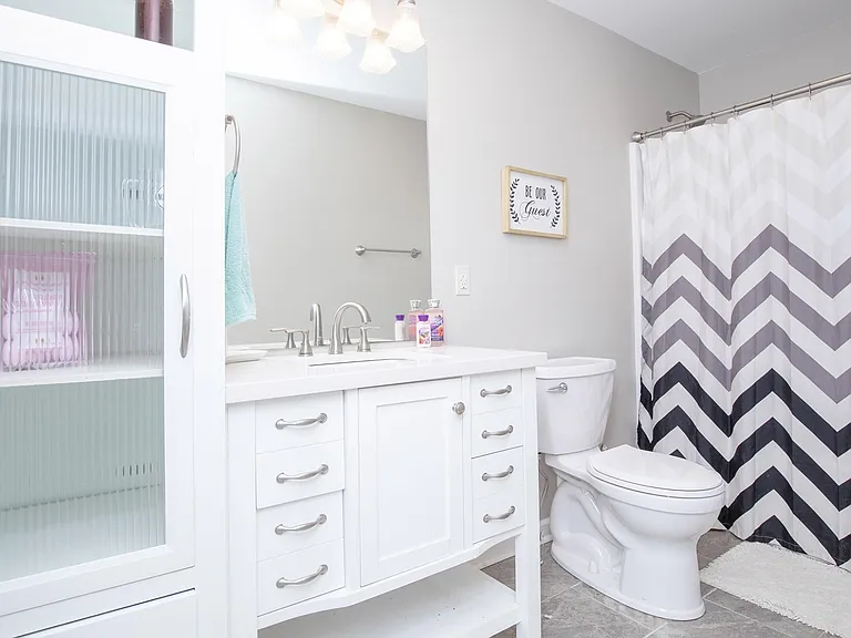 457 Reeves Dr — Photo 16