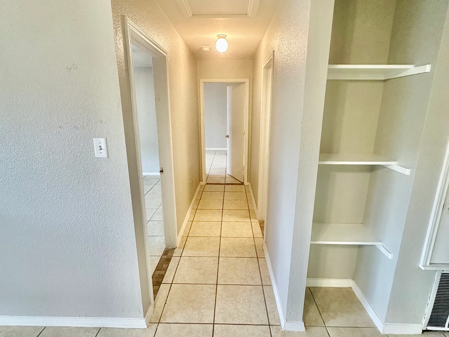 2 bed, 1050 sqft, $1,175 — Photo 4