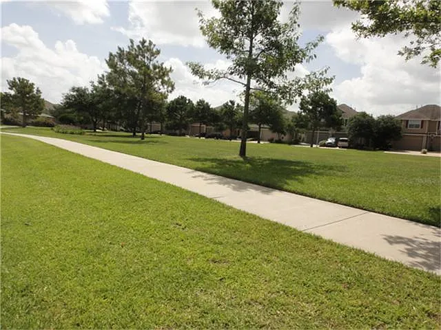25254 Finchgrove Ln — Photo 31