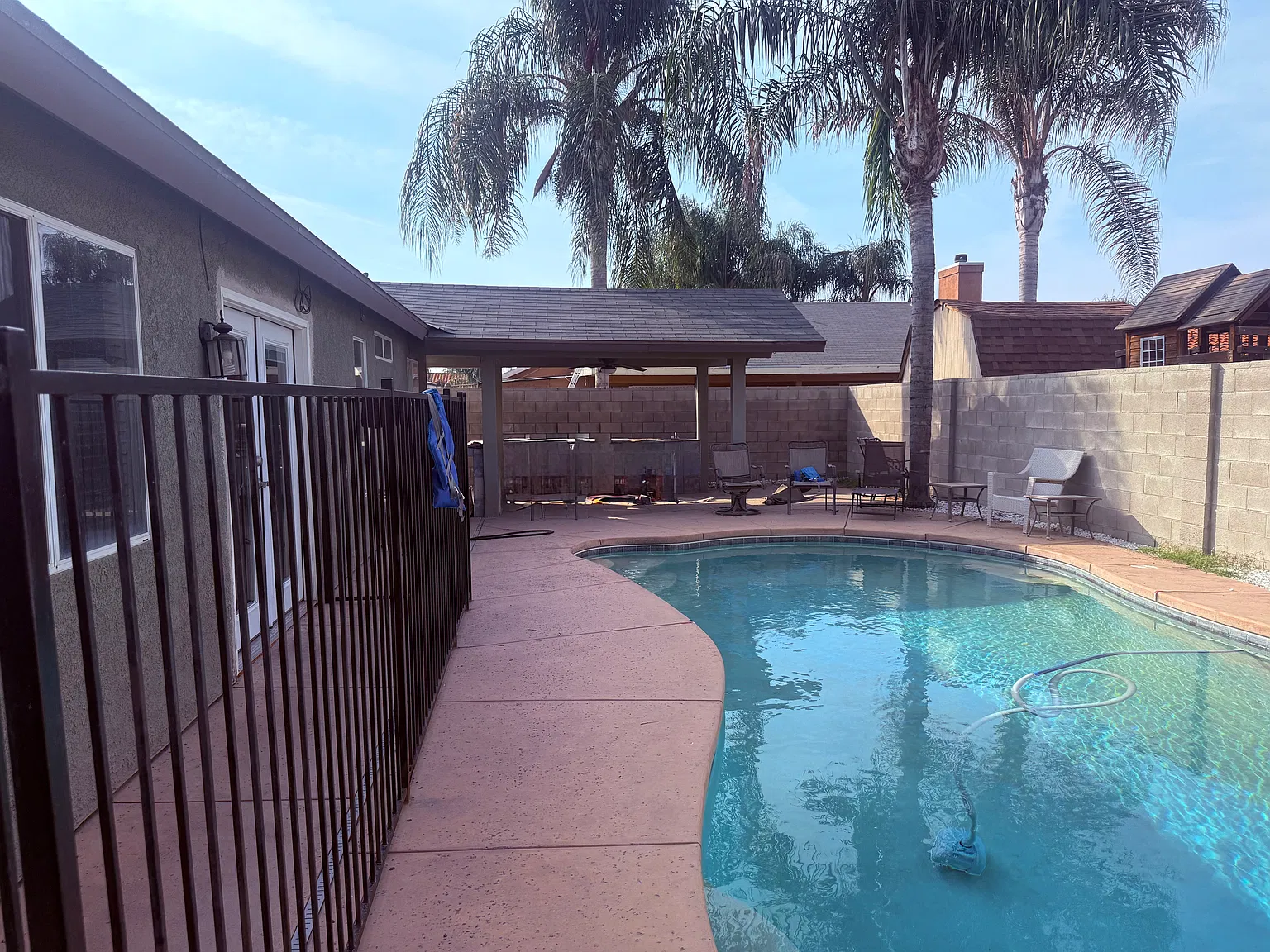 4 bed, 1330 sqft, $2,600 — Photo 2