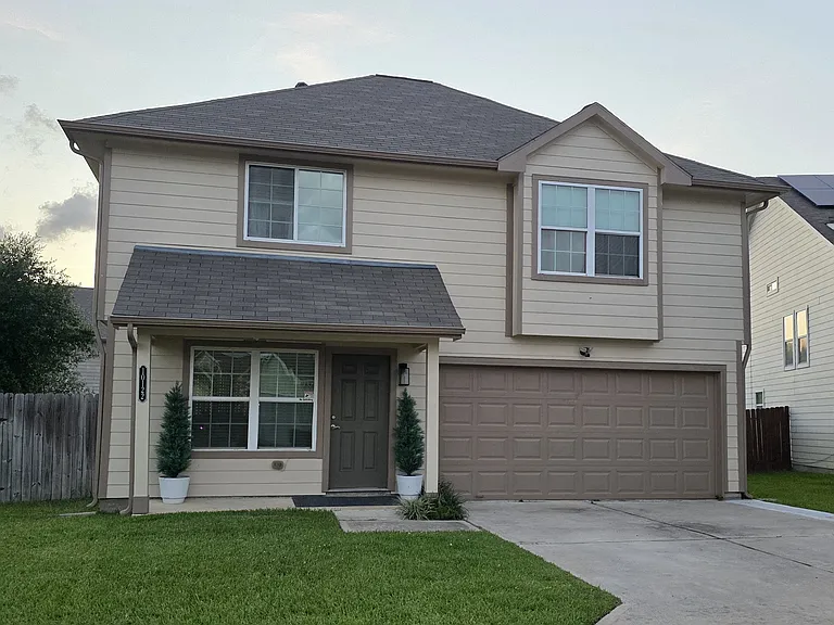 10122 Cobbler Ln — Photo 1