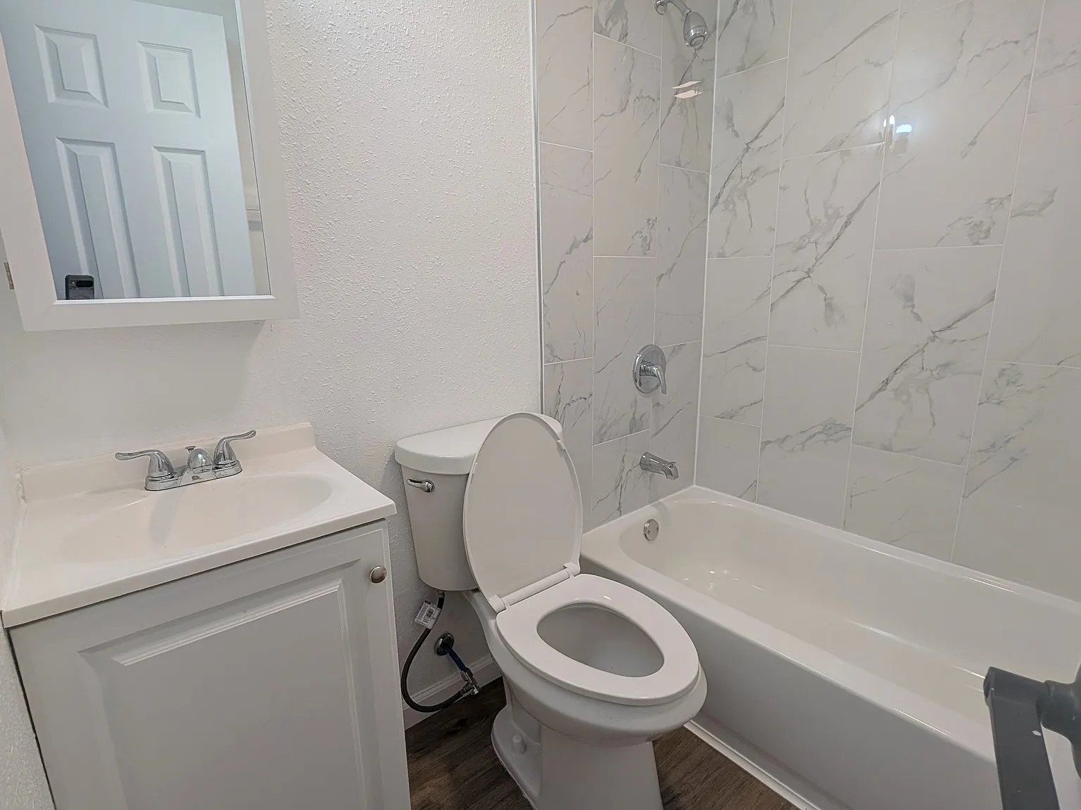 3 bed, 900 sqft, $1,695 — Photo 4