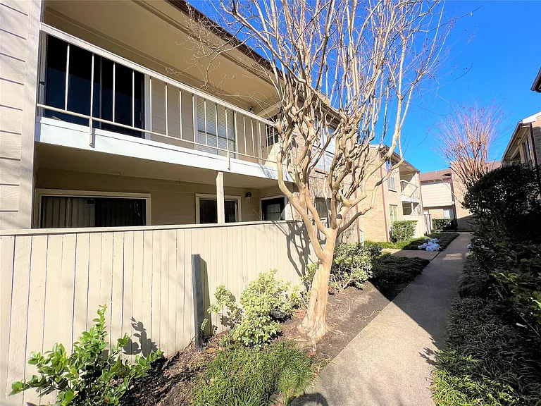 2120 Wilcrest Dr #121 — Photo 32