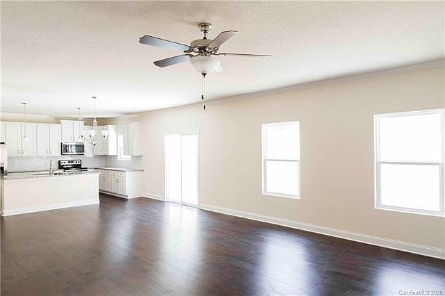 2nd image of 4421 Allenby Pl