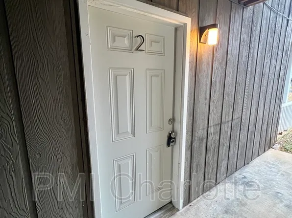 831 McAlway Rd, Charlotte, NC