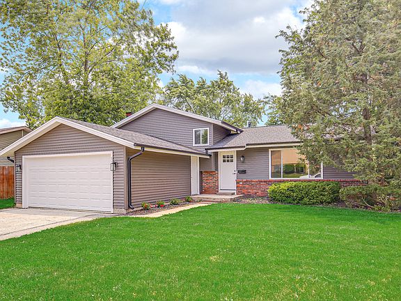3rd image of 5191 Newport Dr