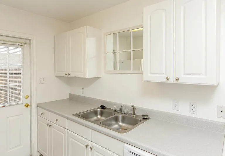 430 Knickerbocker St #21 — Photo 7