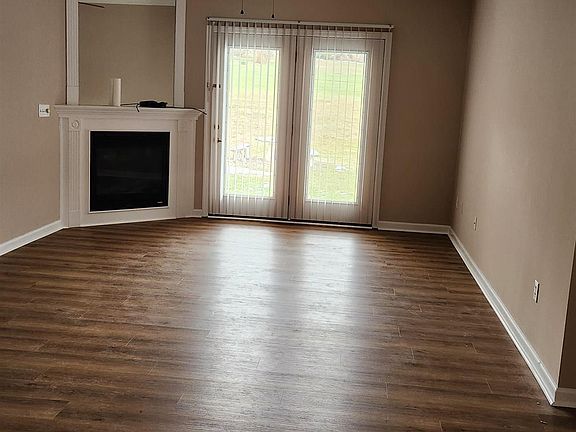 4th image of 108 Mountain Golf Dr
