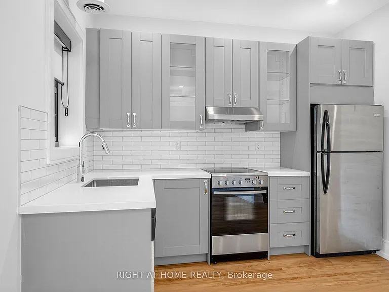 1095 Queen St E #2 — Photo 14