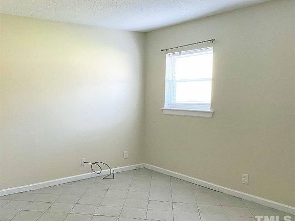 5th image of 1432 Wabash St #1A