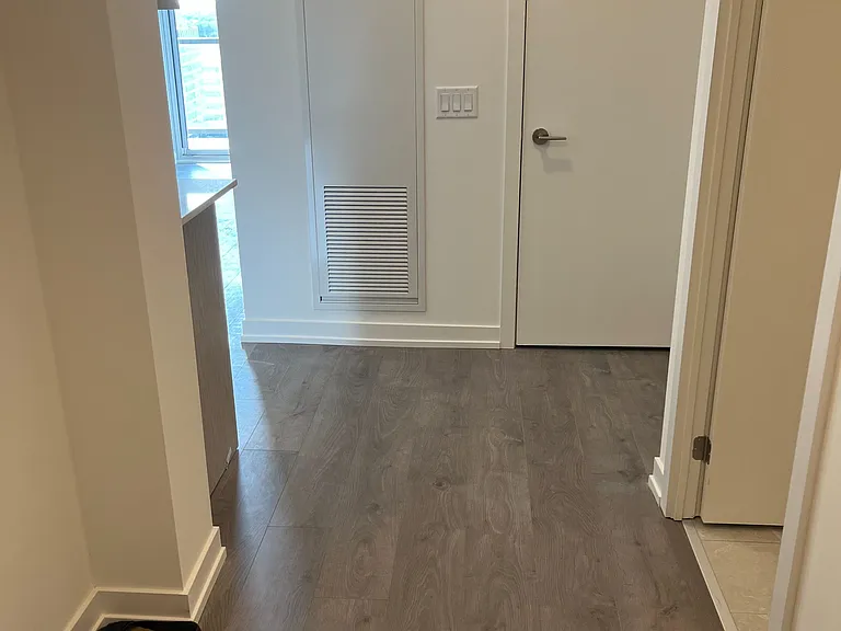55 Duke St W #1501 — Photo 1