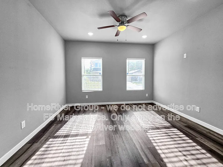 1429 Missouri Ave — Photo 8