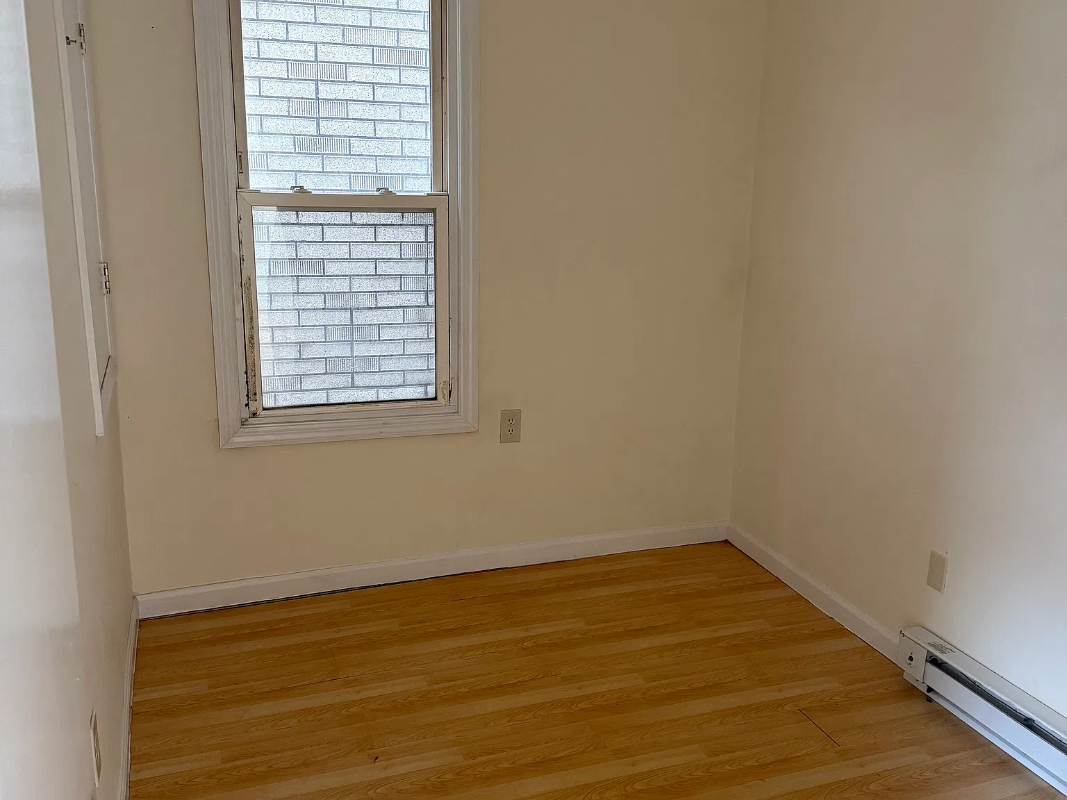 3 bed, 1000 sqft, $2,150 — Photo 2