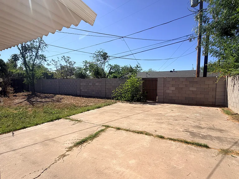 515 W 13th St — Photo 16