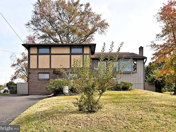 3rd image of 145 Beechwood Ave